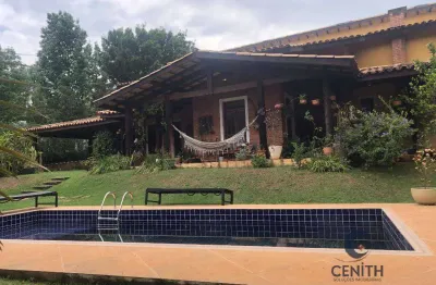 Lindíssima casa térrea com 04 súites, piscina, amplo jardim - palos verdes