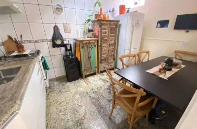 Casa em condomínio na granja viana! 2 dormitórios, quintal, churrasqueira!