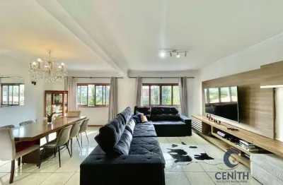 Casa com 4 dormitórios (2 suítes), escritório, churrasqueira, edícula!