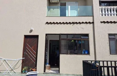Casa com 2 dormitórios, armários, planejados! à venda, 73 m²