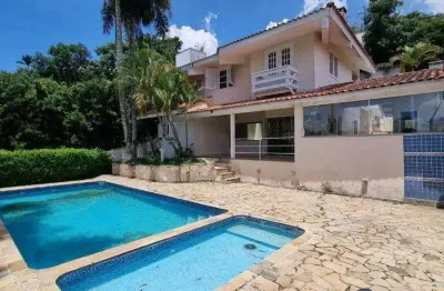 Casa com 5dorms/3sts, gourmet, edícula, planejados, closet! 558 m²