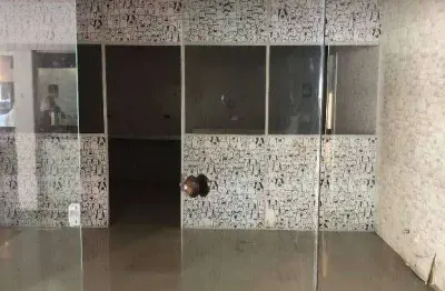 Sala comercial pronta para petshop em localização privilegiada!