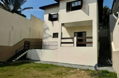 Casa térrea reformada com quintal amplo e excelente distribuição - 3 dorms