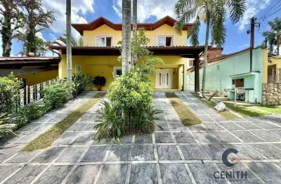 Charme, natureza e sofisticação – casa exclusiva com 4 suítes e piscina