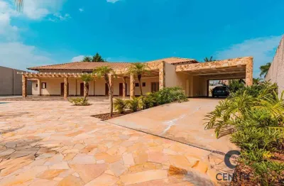 Seu novo lar! linda casa térrea com piscina, jardim e 4 suítes -- reformada