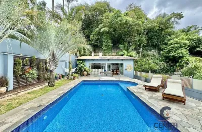 Incrível casa contemporânea com vista, piscina aquecida e suíte master plus