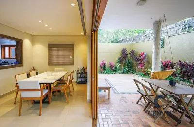 Casa reformada com 3 dormitórios em chácara canta galo - cotia