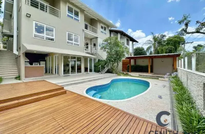 Residência moderna com vista privilegiada para o vale da fazendinha