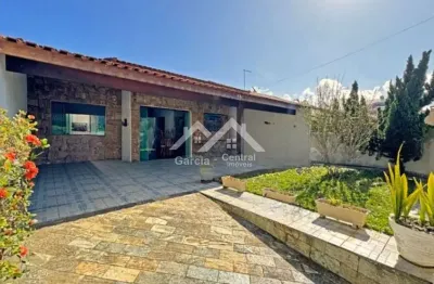 Casa com 3 quartos à venda na São José, 125, Estancia São Jose, Peruíbe