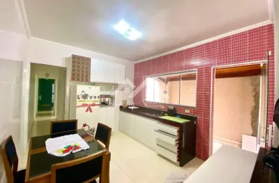 Casa com 2 quartos à venda na Centro, 08, Centro, Peruíbe