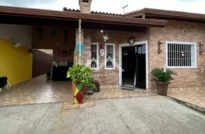 Casa com 3 quartos à venda na São José, 184, Estancia São Jose, Peruíbe