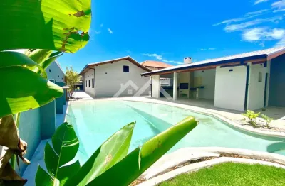 Casa com  piscina de areia em peruíbe com 4 quartos sendo 2 suítes