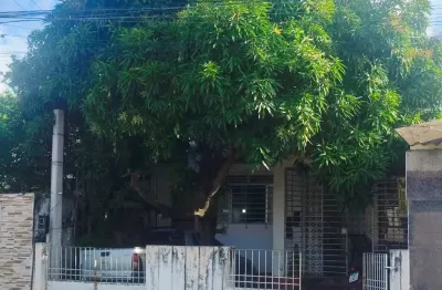 Casa com 2 quartos à venda na Rua Hermílio Gomes, 188, Campo Grande, Recife