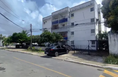 Alugo apartamento em jardim atlântico com 3 quartos, 2 banheiros e uma vaga.