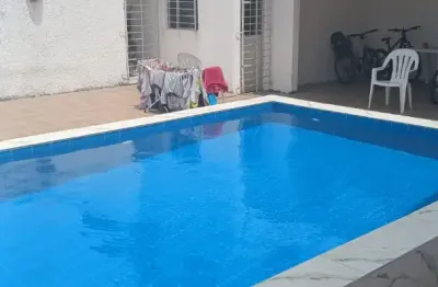 Linda casa em jardim atlântico com 5 quartos sendo 2 suites,  4 banheiros