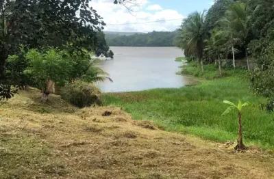 Excelente chacara com 5000m2 com casa com 3 quartos sendo 1 suite, area de lazer com churrasqueira, piscina, 8 vagas