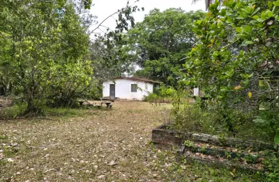 Vendo sítio em aldeia no klm 14 com 10 mil metros quadrados, equivalente a 1 hectare.