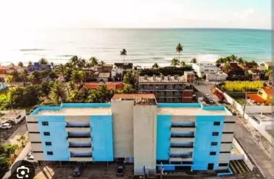 Vendo flat com 1 quarto, sala, cozinha, banheiro, 1 vaga, a 150 metros da praia.