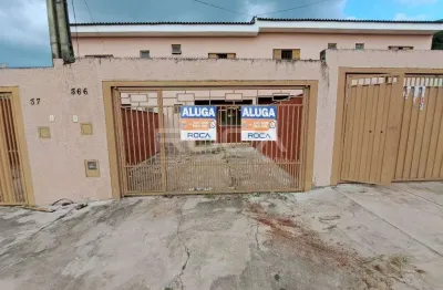 Casa com 3 quartos para alugar na Avenida Dom Carmine Rocco, 366, Jardim Tangará, São Carlos