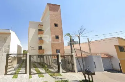 Aluguel de apartamento padrão com 3 dormitórios em são carlos