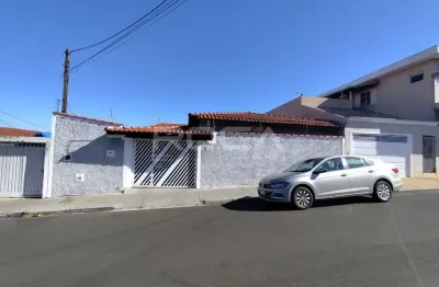 Linda casa de 2 dormitórios para alugar no Jardim Pacaembu, São Carlos