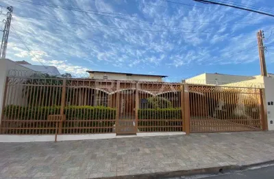 Casa espaçosa com 5 dormitórios no centro de são carlos