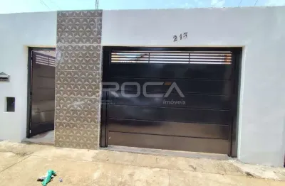 Casa padrão para alugar em planalto verde, são carlos: 2 dormitórios, piscina e quintal!