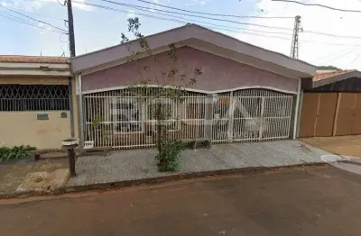 Casa padrão para alugar na vila pelicano em são carlos - 3 dormitórios e 2 suítes!