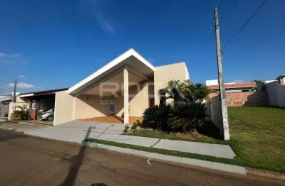 Casa de condomínio com 3 dormitórios e piscina em são carlos!