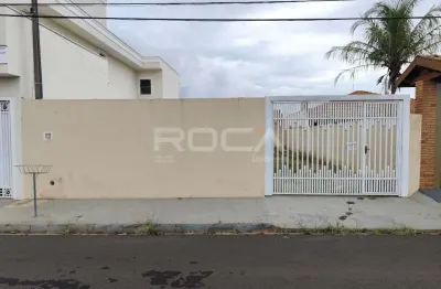 Casa padrão para alugar no parque fehr, são carlos: 1 dormitório, 10 garagens e quintal com grama!