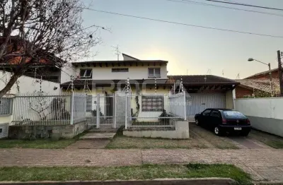 Linda casa de alto padrão com 3 dormitórios na vila costa do sol