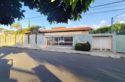 Casa de alto padrão com piscina e churrasqueira no jardim macarengo, são carlos