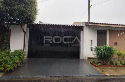 Casa à venda e locação no Parque Paraíso, São Carlos: 2 dormitórios e 2 garagens.