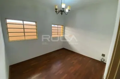 Linda casa de 4 dormitórios no Jardim Brasil em São Carlos - Venda e locação!