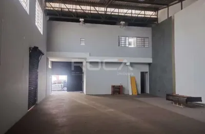 Barracão Comercial no Jardim São Paulo, São Carlos - 4 Banheiros e 3 Salas