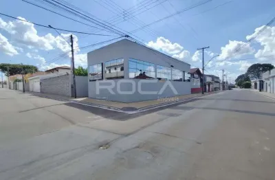 Barracão/Galpão Comercial para Alugar em São Carlos - Vila Prado com 3 Banheiros, Cozinha e Garagens