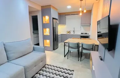 Apartamento com sacada e churrasqueira no iririú – 2 quartos, móveis planejados e localização estratégica!