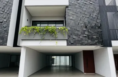 Triplex alto padrão no glória com piscina privativa e elevador