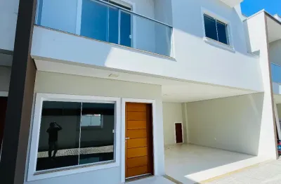 Casa geminada nova em condomínio fechado pronta para morar!