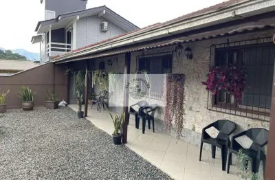 Residencia com laje na estrada mildau, uma suite e um quarto, aceita troca