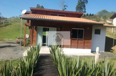 Sítio com 4.000 m², com casa de 2 dormitorios, lago, todo cercado, aceita carro