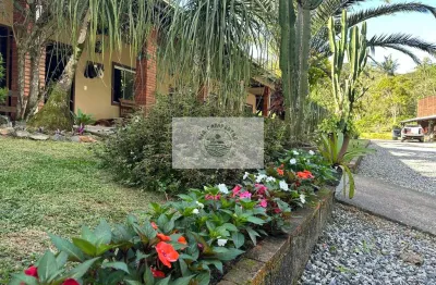 Sítio completo, todo montado, para area de eventos ou bela casa de campo, com piscina, lagos, riachos