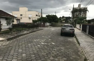 Residencia averbada no bom retiro, 4 dormitorios, pode ser financiada
