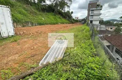 Terreno alto na rua xanxere, bairro saguaçu com 871 m2, com linda vista