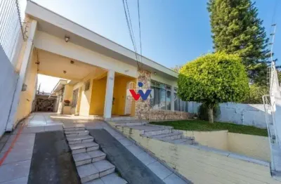 Casa espaçosa à venda no parolin com 4 quartos, edícula e vagas para 4 carros