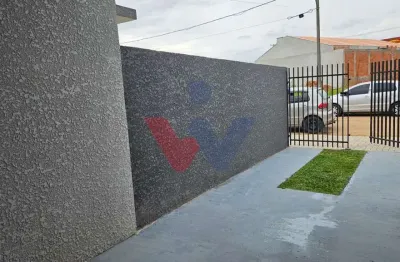 Casa à venda em localização estratégica  2 quartos, garagem e fácil acesso em Curitiba