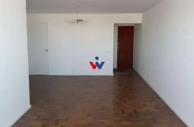 Apartamento espaçoso no centro de curitiba  andar alto, 2 dormitórios
