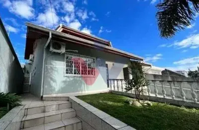 Excelente Casa à Venda a 80m do Parque Jardim Botânico  4 Quartos e Varanda Gourmet