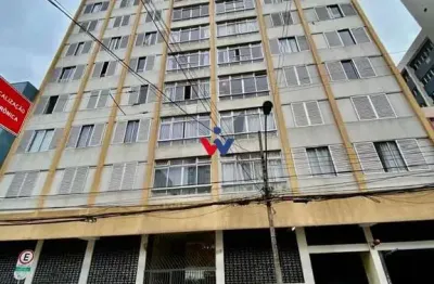 Apartamento amplo no centro de curitiba com vaga de garagem e face norte