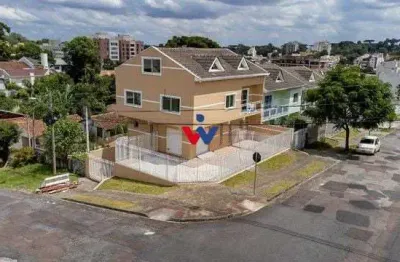 Sobrado com 3 quartos, loja no térreo e garagem para 5 carros  excelente oportunidade